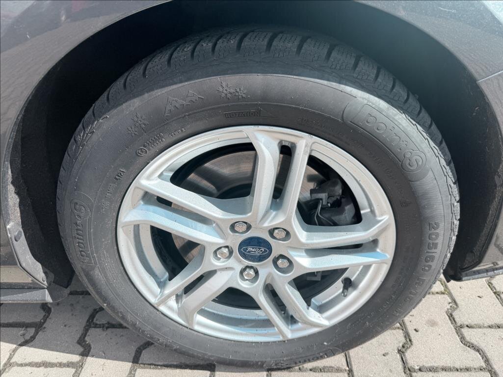 Ford Focus Kombi 999,0 92 kw