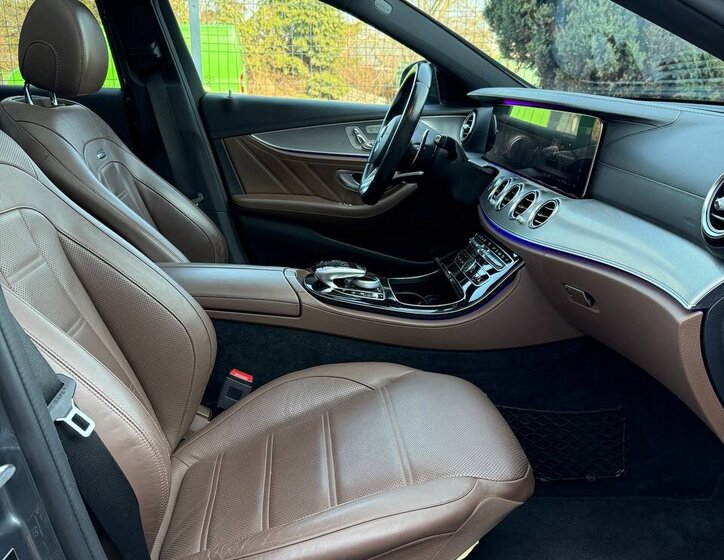 Mercedes-Benz Třídy E Sedan / Limuzína 4,0 l 420 kw