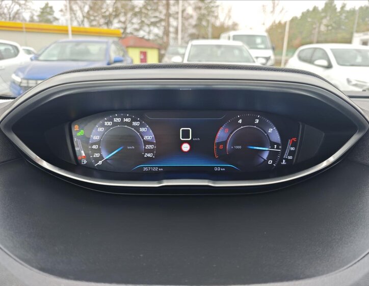 Peugeot 3008 SUV / Terénní 2,0 l 110 kw