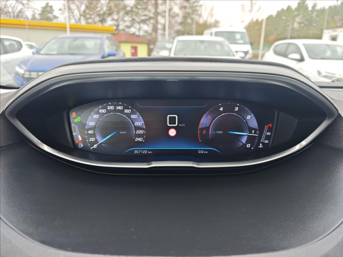 Peugeot 3008 SUV / Terénní 2,0 l 110 kw