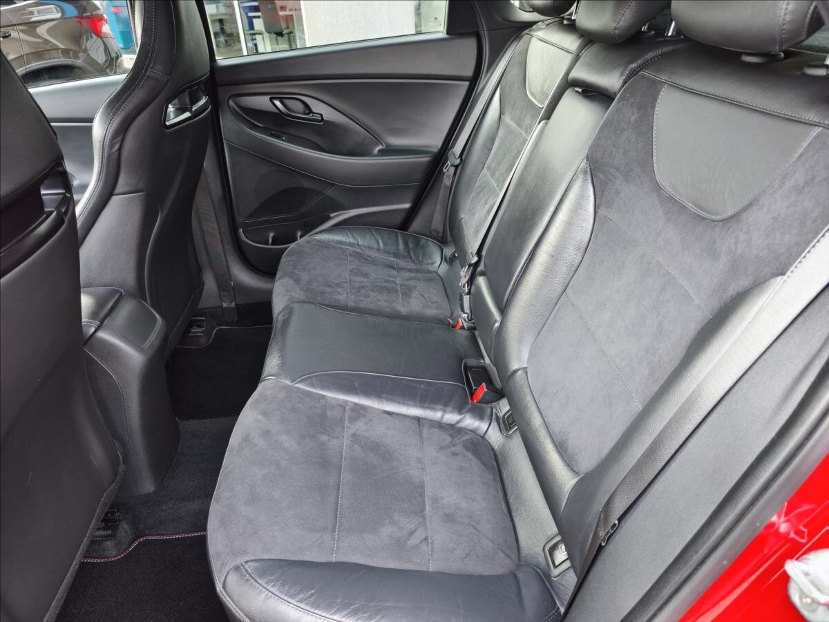 Hyundai i30 Hatchback 2,0 l 206 kw