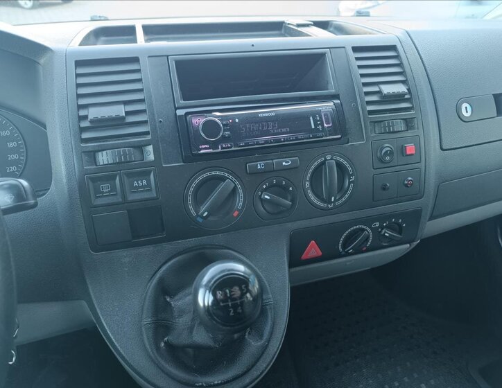 Volkswagen Transporter MPV 2,5 l 96 kw