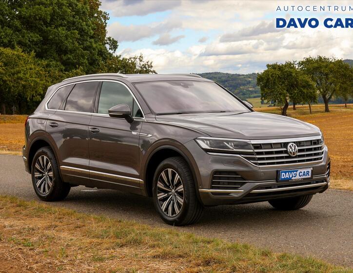 Volkswagen Touareg 1