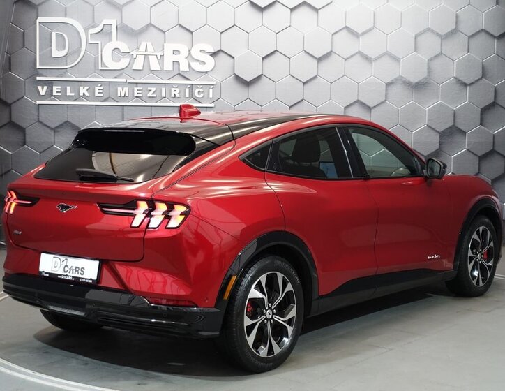 Ford Mustang Mach-E SUV 0,0 198 kw