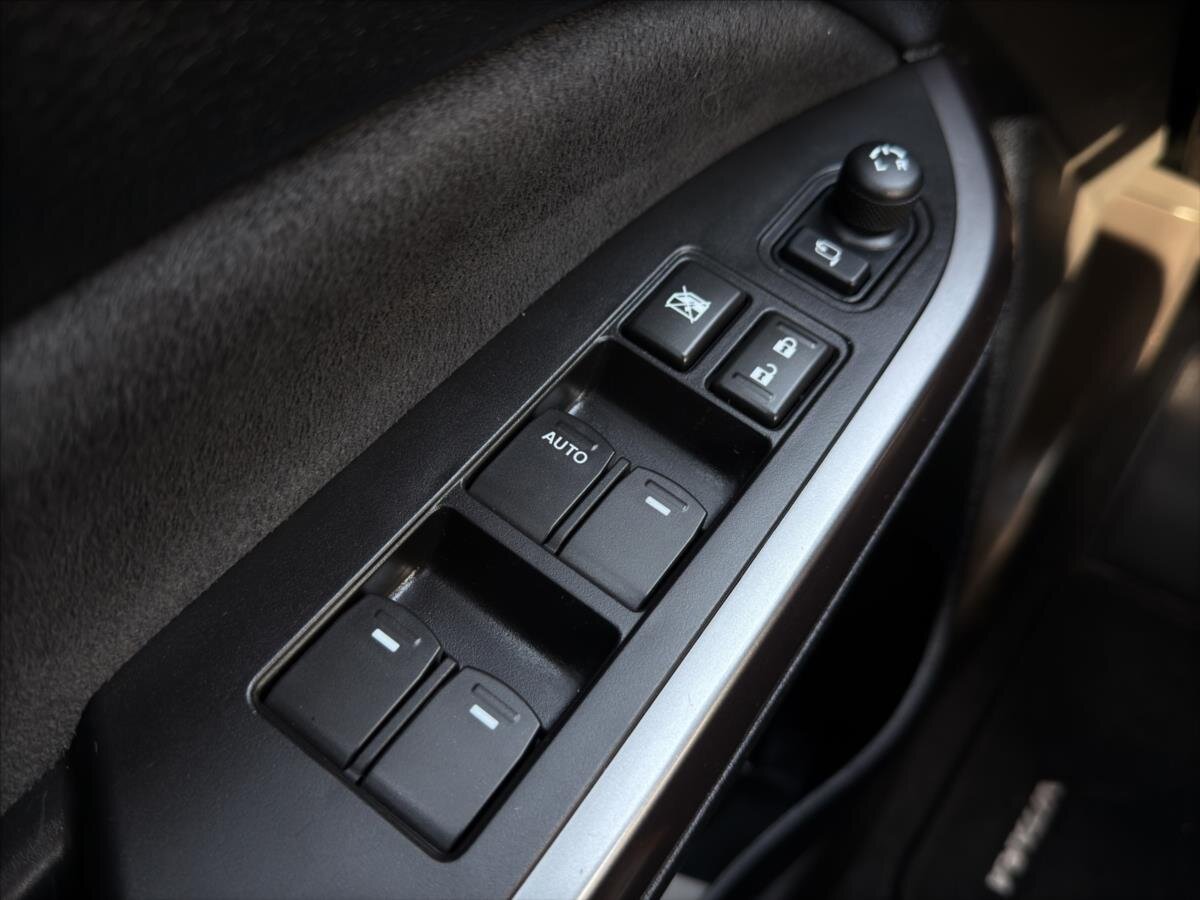 Suzuki Vitara SUV / Terénní 1,4 l 103 kw