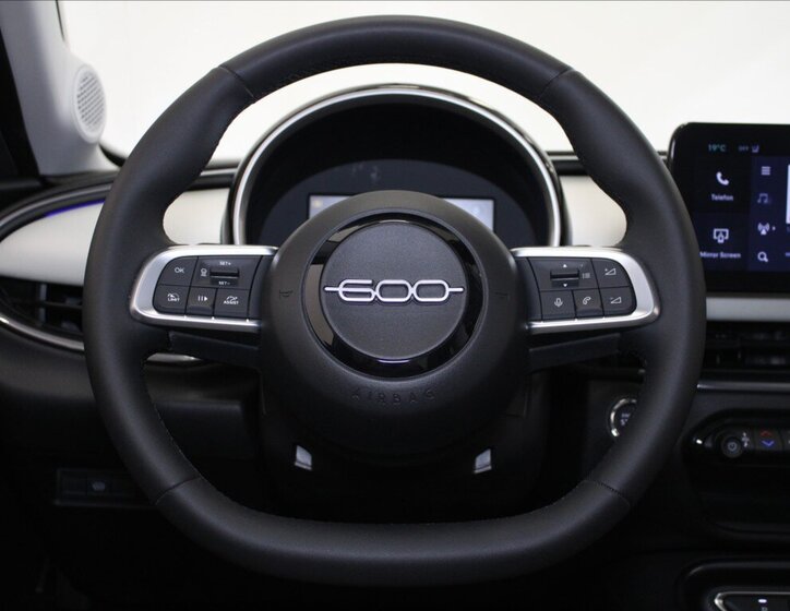 Fiat 600 SUV / Terénní 1,2 l 107 kw