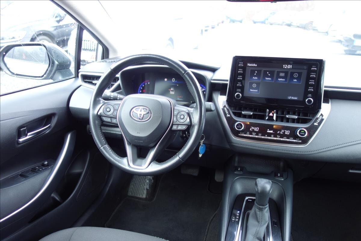 Toyota Corolla Sedan / Limuzína 1,6 l 97 kw