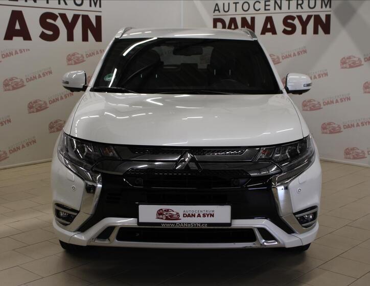 Mitsubishi Outlander 2