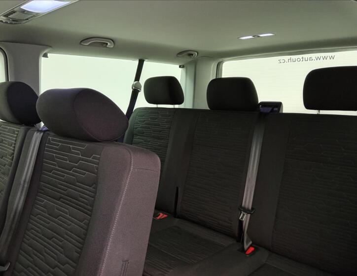 Volkswagen Caravelle 13