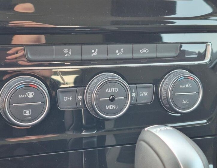 Volkswagen Golf Kombi 1,6 l 77 kw