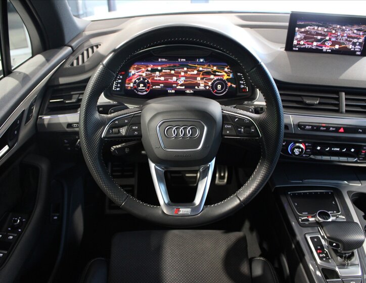 Audi Q7 19
