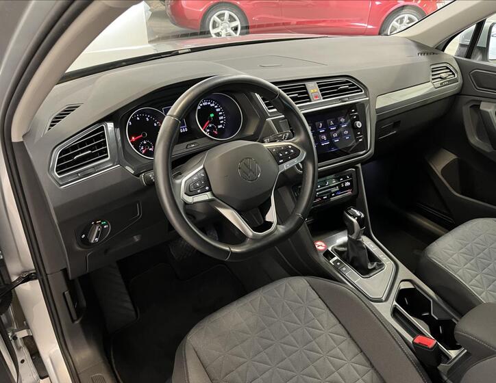 Volkswagen Tiguan 6