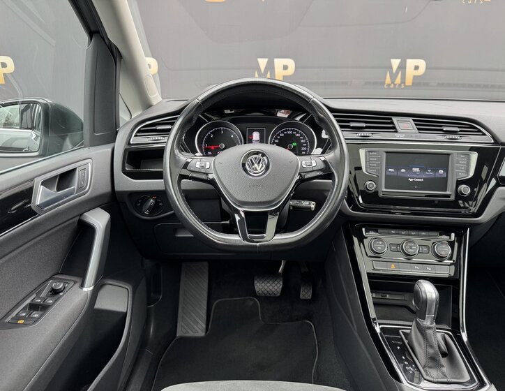 Volkswagen Touran 13