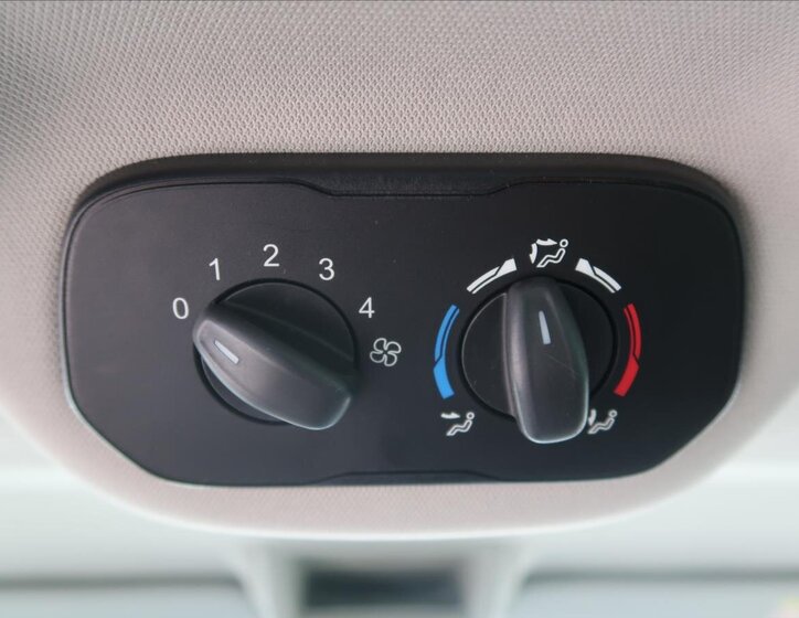 Ford Tourneo Custom MPV 2,2 l 114 kw