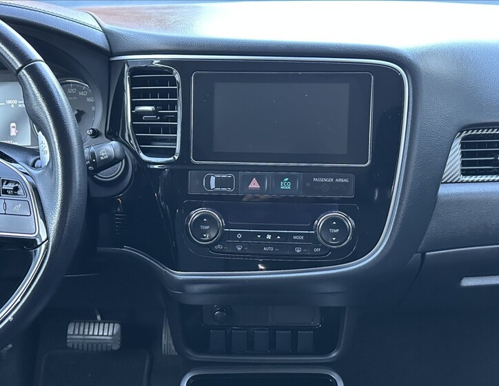 Mitsubishi Outlander 24