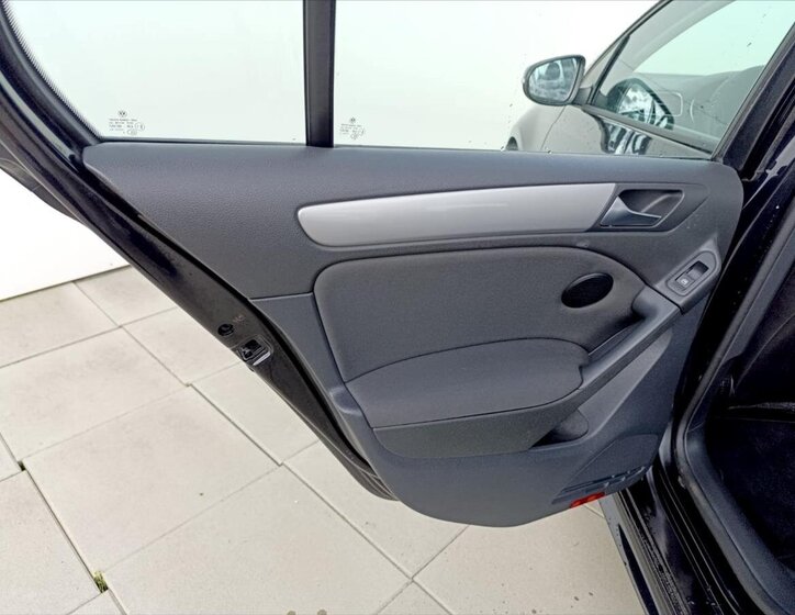 Volkswagen Golf Hatchback 1,6 l 77 kw