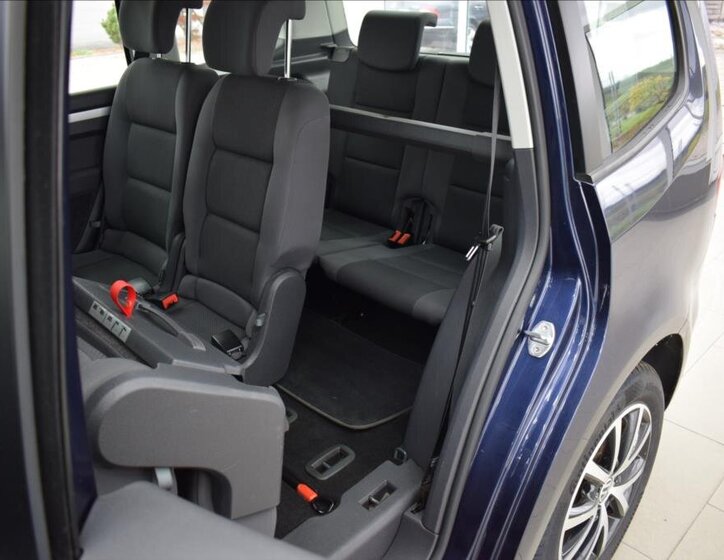 Volkswagen Touran Kombi 1,6 l 77 kw