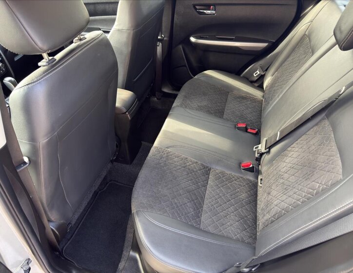 Suzuki Vitara SUV / Terénní 1,4 l 103 kw