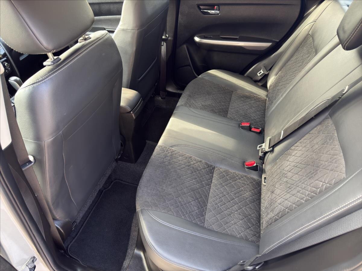 Suzuki Vitara SUV / Terénní 1,4 l 103 kw