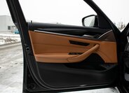 BMW Řada 5 Kombi 3,0 l 195 kw