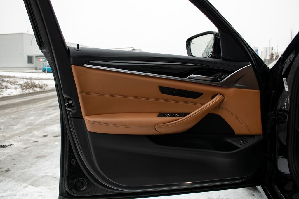 BMW Řada 5 Kombi 3,0 l 195 kw