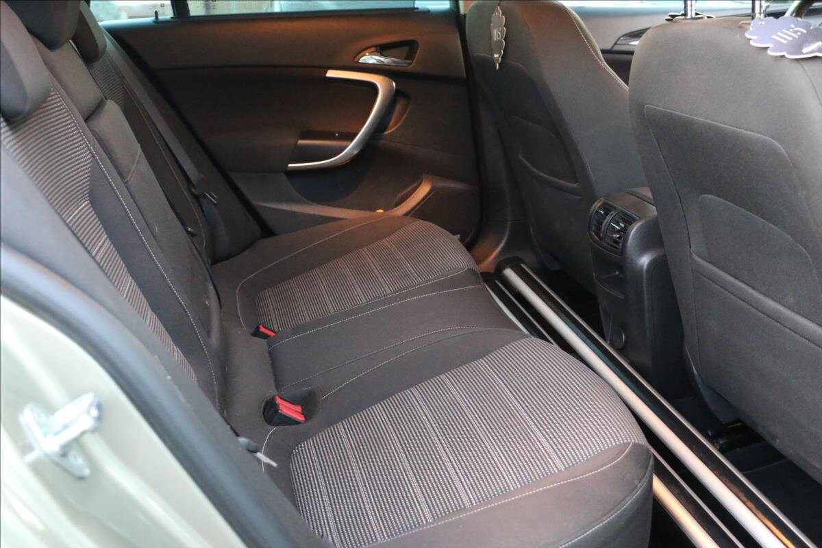 Opel Insignia Kombi 2,0 l 143 kw