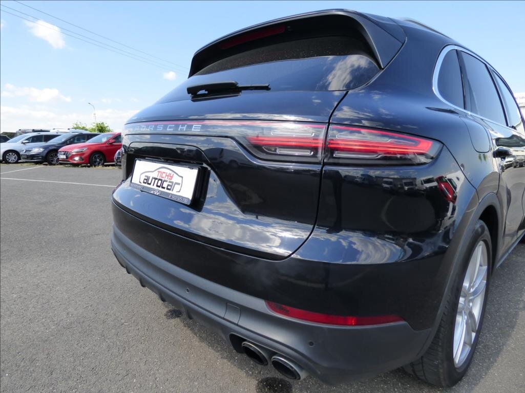 Porsche Cayenne SUV 2,9 l 324 kw
