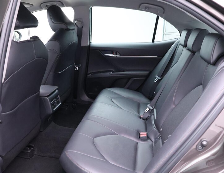 Toyota Camry Sedan 2,5 l 131 kw