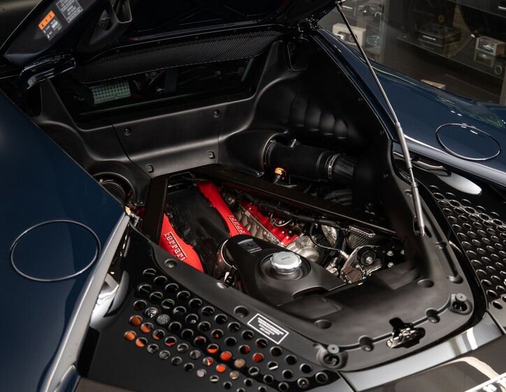 Ferrari SF90 Kupé 4,0 l 736 kw