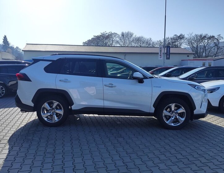 Toyota RAV4 SUV / Terénní 2,5 l 163 kw