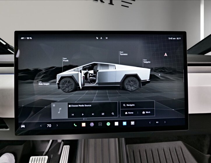 Tesla Ostatní SUV 0,0 450 kw