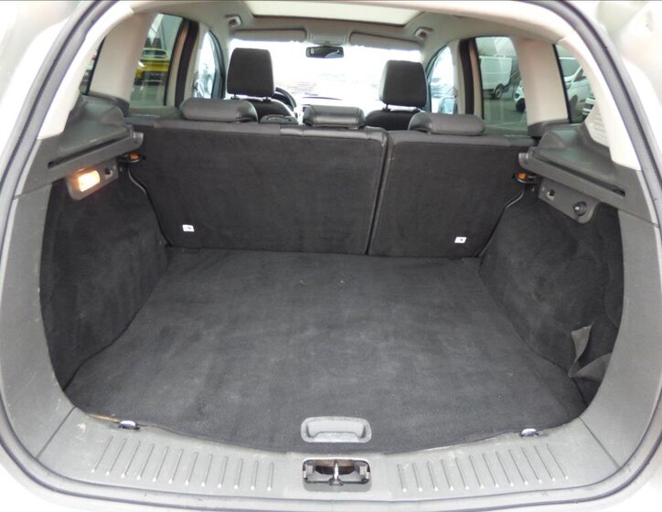 Ford Kuga Kombi 2,0 l 120 kw