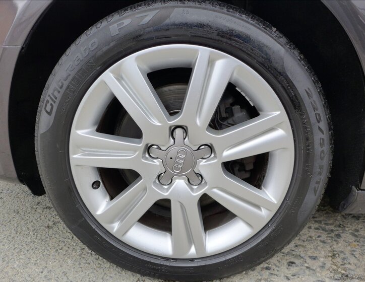 Audi A4 Kombi 2,0 l 105 kw