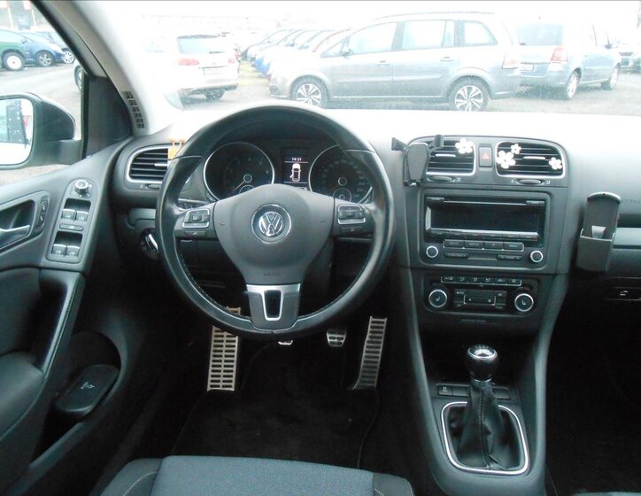 Volkswagen Golf 13