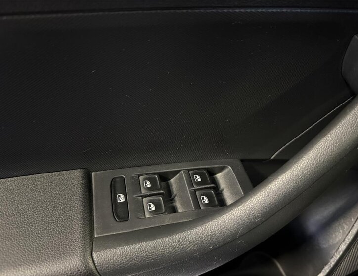 Škoda Rapid Hatchback 999,0 70 kw