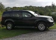 Nissan Pathfinder Kombi 2,5 l 140 kw