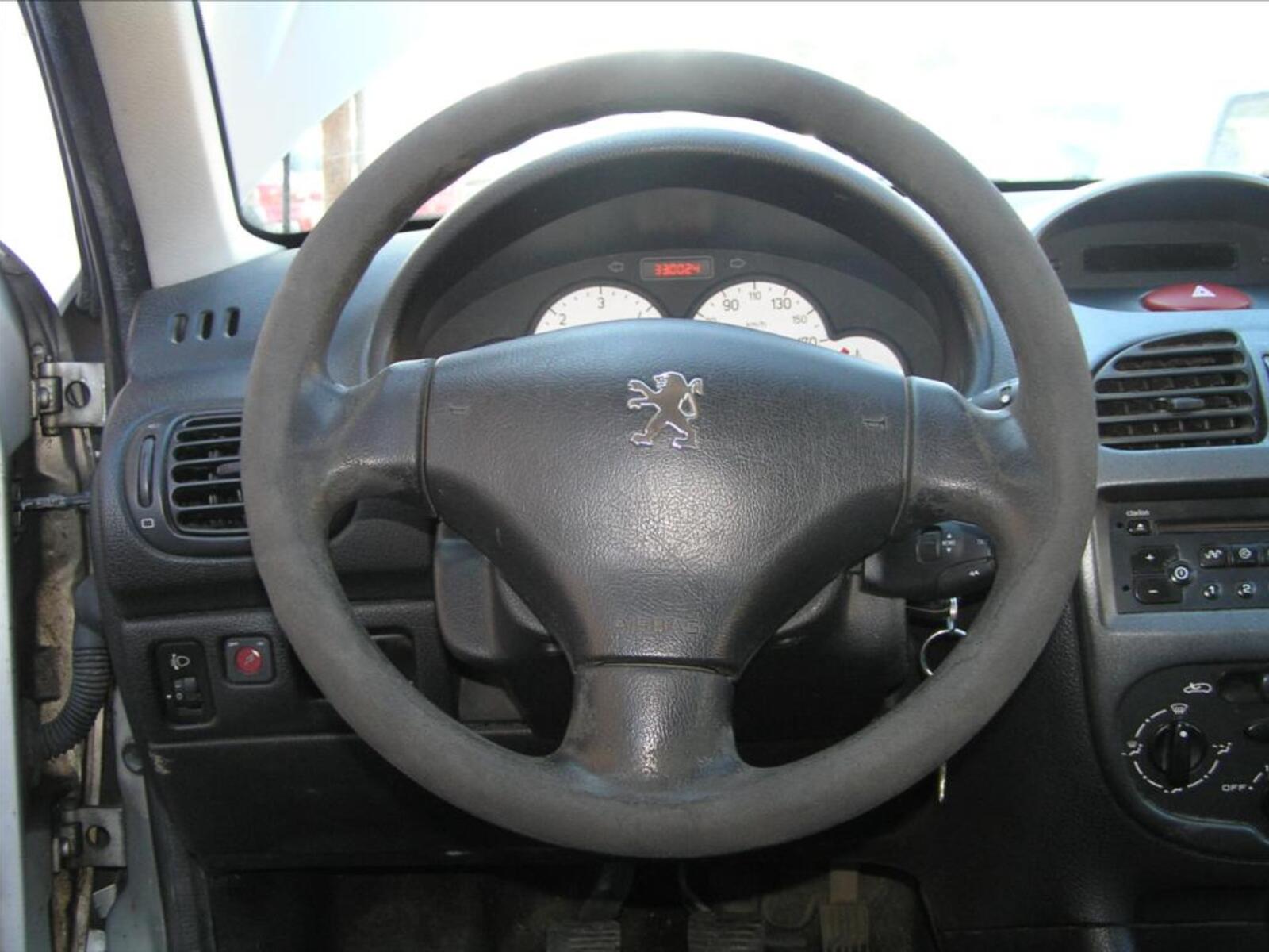 Peugeot 206 12