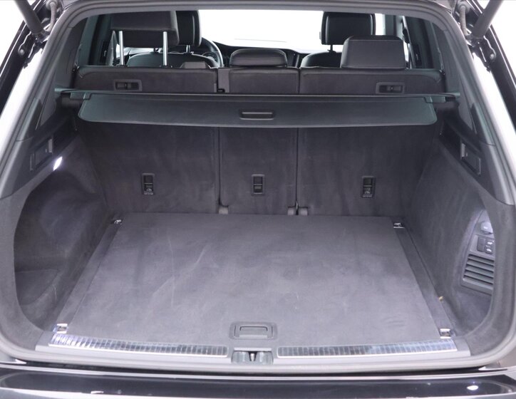 Volkswagen Touareg SUV / Terénní 3,0 l 210 kw