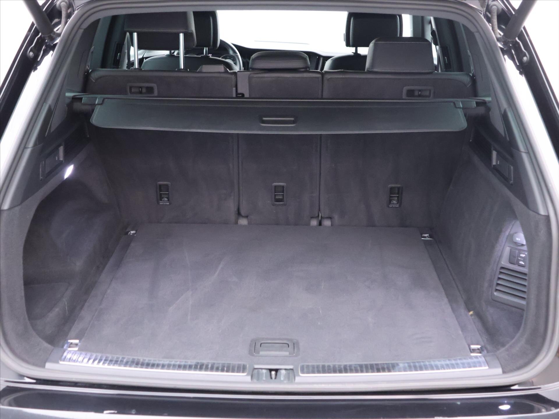 Volkswagen Touareg SUV / Terénní 3,0 l 210 kw