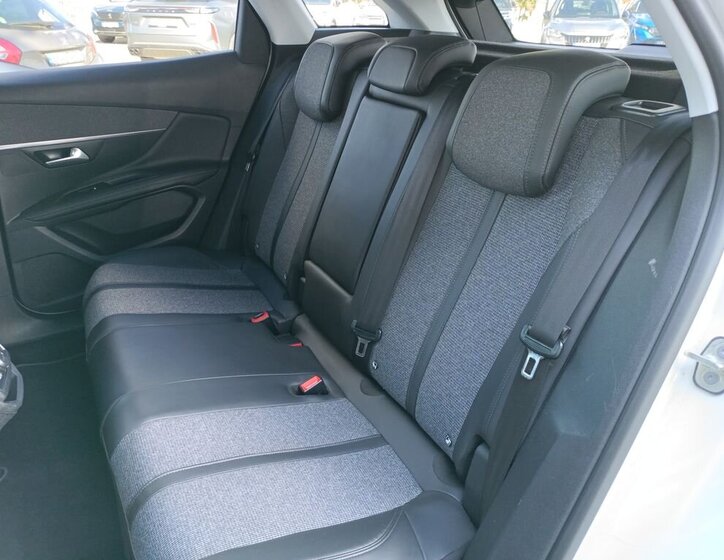 Peugeot 3008 SUV / Terénní 1,6 l 88 kw