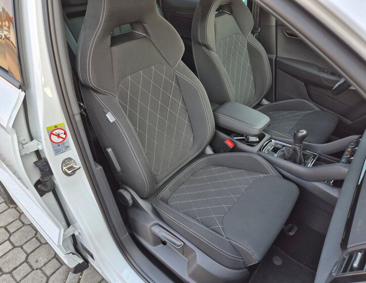 Škoda Karoq SUV / Terénní 1,5 l 110 kw