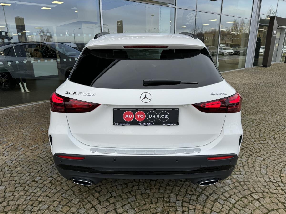 Mercedes-Benz GLA SUV / Terénní 2,0 l 110 kw