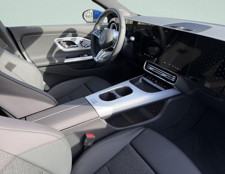 Mercedes-Benz CLA Sedan / Limuzína 2,0 l 200 kw