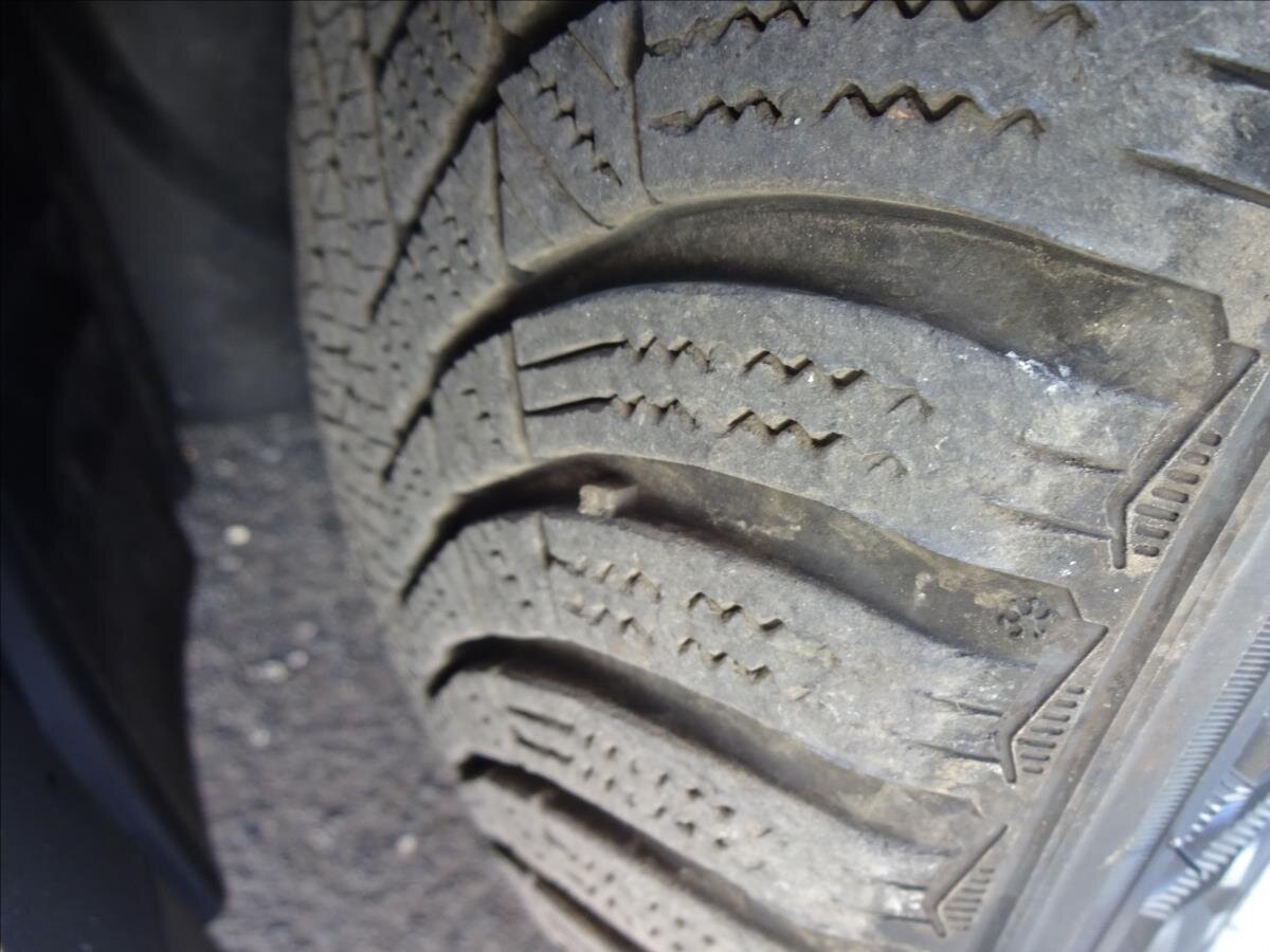 Toyota Avensis Kombi 2,0 l 93 kw