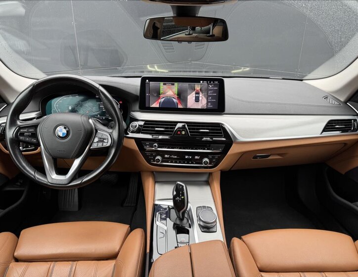 BMW Řada 5 Kombi 3,0 l 210 kw