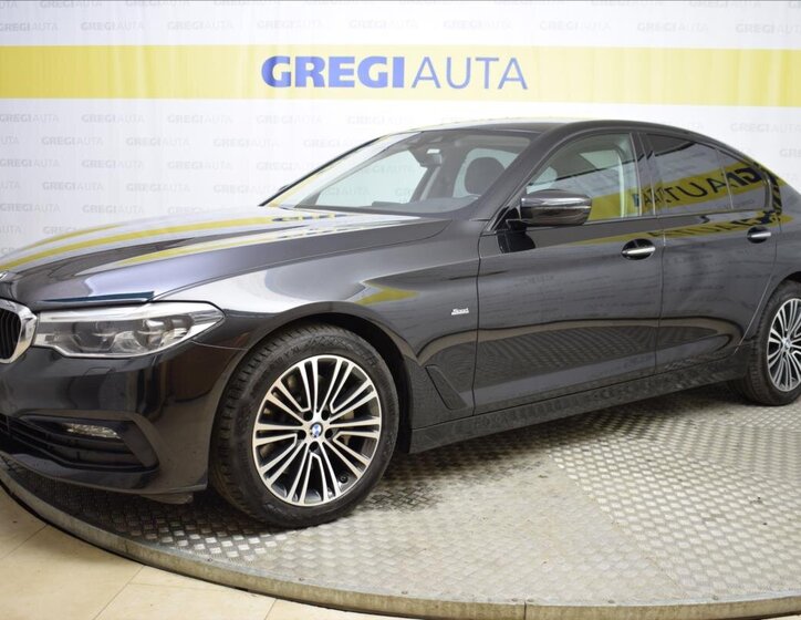BMW Řada 5 Sedan / Limuzína 3,0 l 195 kw