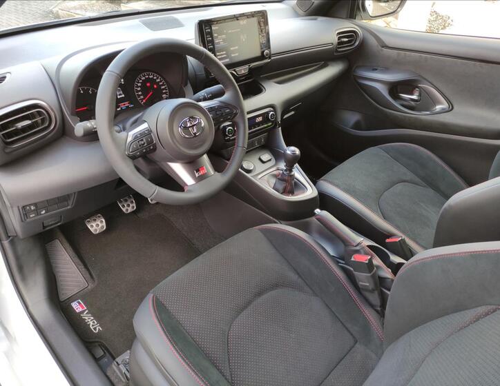Toyota GR Yaris 6