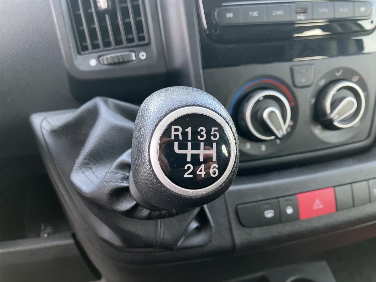 Opel Ostatní Skříň 2,2 l 103 kw