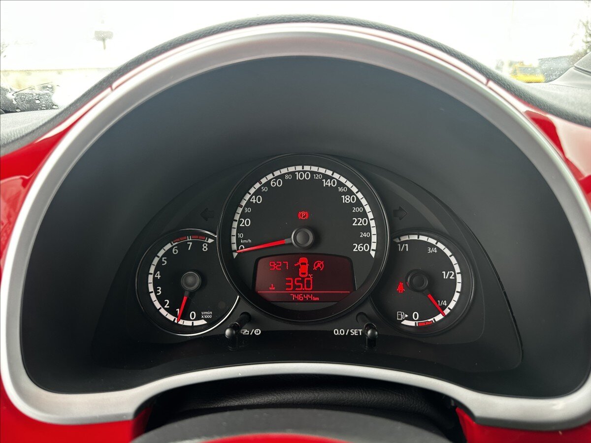 Volkswagen Beetle Hatchback 1,2 l 77 kw