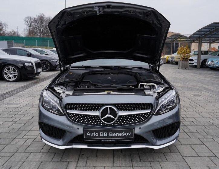 Mercedes-Benz Třídy C Kupé 2,1 l 150 kw